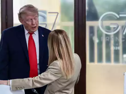 Donald Trump legte im Streit mit der italienischen Regierungschefin nach, Meloni konterte. (Archivfoto) - Foto: Evelyn Hockstein/Pool Reuters/AP/dpa