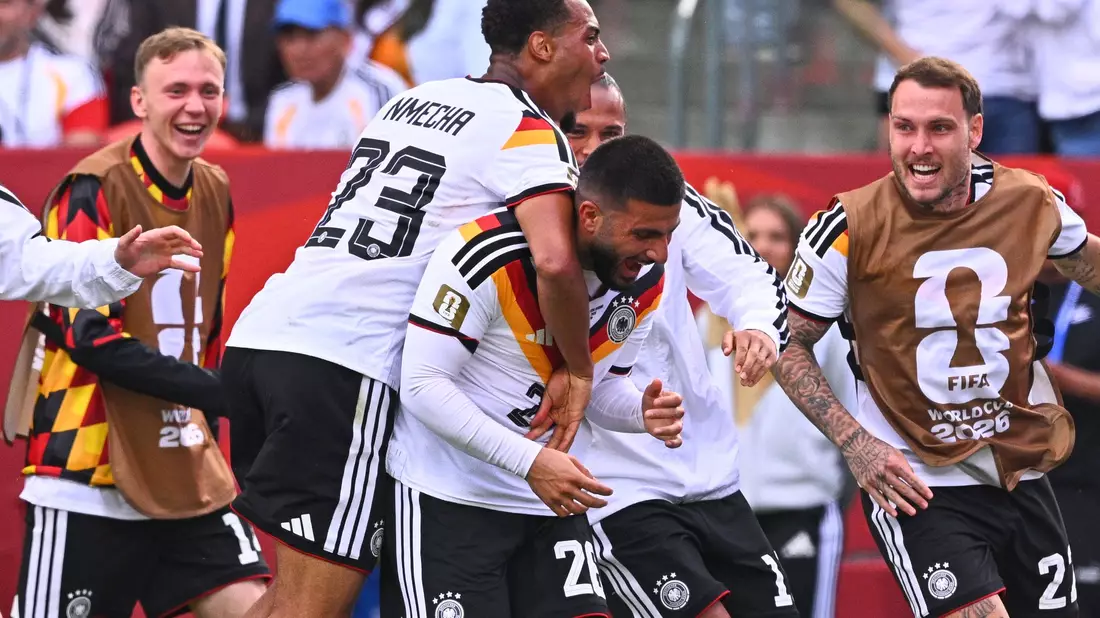 Deniz Undav (M) rettet die deutsche Mannschaft. - Bild: Tom Weller/dpa