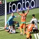 Erste Chance - und gleich ein Tor: Die Elfenbeinküste jubelt über das 1:0. - Bild: Christian Charisius/dpa