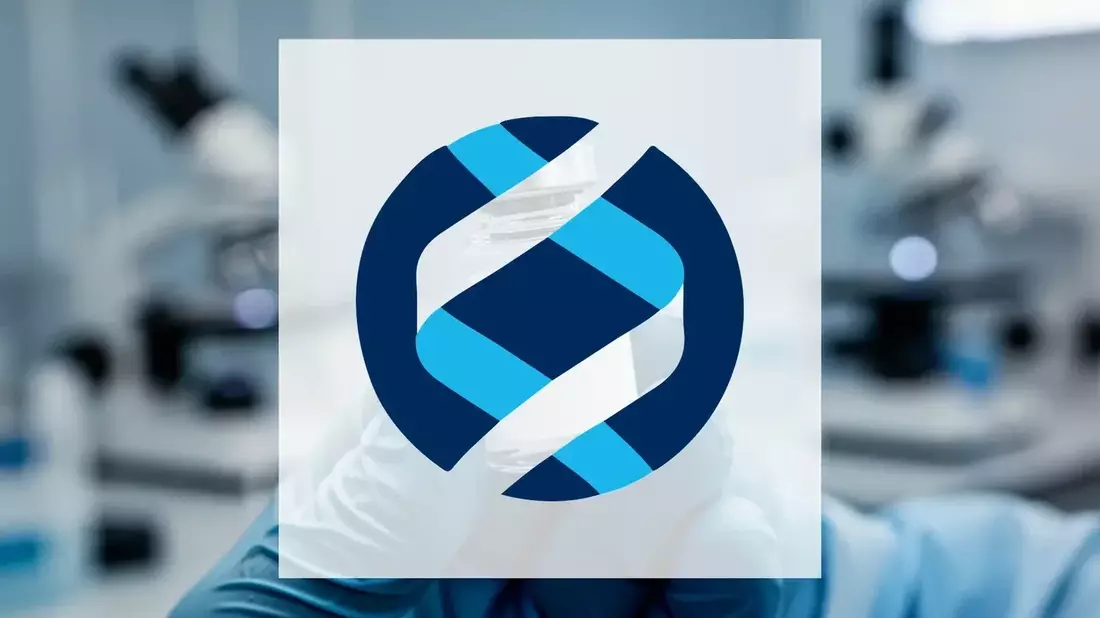 Outlook Therapeutics Preps for FDA Lytenava Decision Amid European Rollout and Financial Struggles