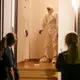 Der Verdächtige war laut Polizei mit einem Messer bewaffnet.  - Bild: Christoph Reichwein/dpa