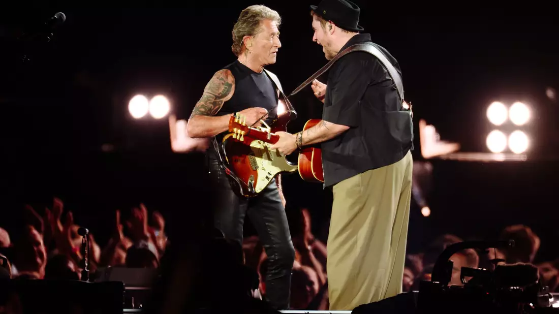 Peter Maffay (l-r) und Johannes Oerding arbeiten schon jahrelang zusammen. - Bild: Gregor Fischer/dpa