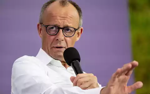 Friedrich Merz sagt, er sei unempfindlich gegenüber persönlichen Anwürfen.  - Foto: Fabian Sommer/dpa