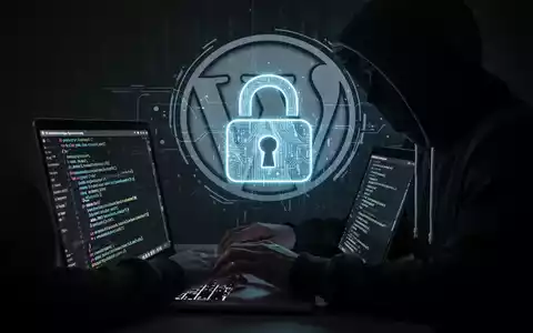 A shadowy figure types on a laptop, with code on the screen and a digital padlock over a WordPress logo in the background. - Foto: über boerse-global.de