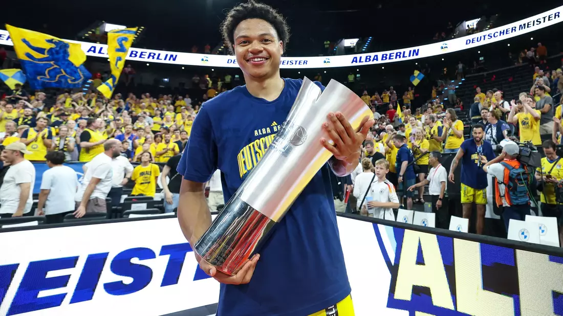Alba-Star mit Zukunft in der NBA? Jack Kayil. - Bild: Matthias Stickel/dpa