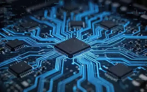 Close-up of a glowing blue circuit board with digital error codes, symbolizing computer update problems and system instability. - Foto: über boerse-global.de