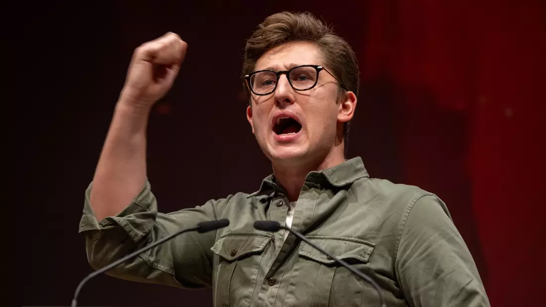 Juso-Chef Philipp Türmer sieht die Vorschläge der Kommission kritisch. (Archivbild) - Bild: Harald Tittel/dpa