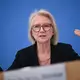 Monika Schnitzer lobt die Vorschläge der Rentenkommission. (Archivbild) - Bild: Britta Pedersen/dpa