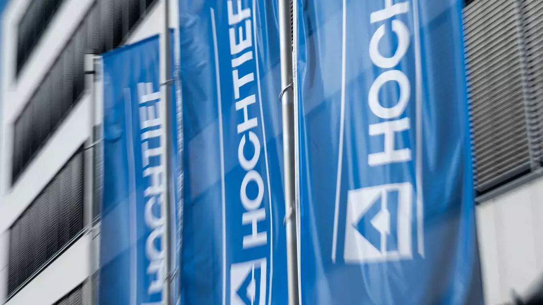 Hochtief gehört schon seit 2011 mehrheitlich dem spanischen Baukonzern ACS. Mittlerweile halten die Spanier rund 80 Prozent an Hochtief. - Bild: Fabian Strauch/dpa