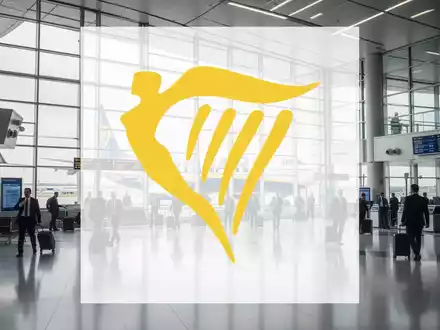 Ein modernes Flughafenterminal mit einem Ryanair-Flugzeug, das langfristige Sicherheit und Stabilität symbolisiert. - Foto: über boerse-global.de