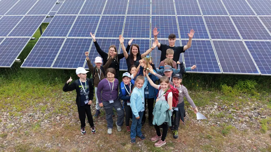 Kinder entdecken Solarenergie aus erster Hand – WI Energy GmbH veranstaltet erneut Anlagenführung für Grundschüler - Bild: presseportal.de