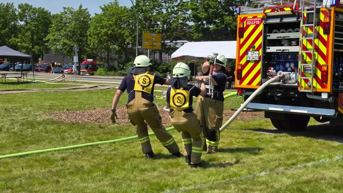 FW-ST: Leistungsnachweis der Feuerwehren im Kreis Steinfurt: 90 Gruppen meistern Herausforderungen bei extremer Hitze - Bild: presseportal.de