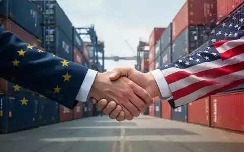 Zwei Geschäftsleute, die sich vor einem Hintergrund aus Industriegütern und Schiffscontainern die Hände schütteln, symbolisieren Handel und Zusammenarbeit. - Foto: über boerse-global.de