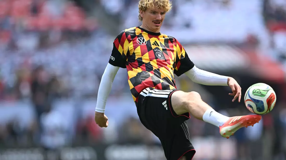 Nick Woltemade durfte sich bislang nur aufwärmen bei den WM-Spielen. Er würde gerne mal Joker-Rolle von Deniz Undav übernehmen. (Archivbild)   - Bild: Federico Gambarini/dpa