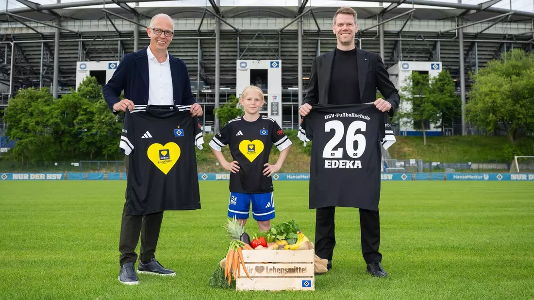 Langfristige Partnerschaft vereinbart: EDEKA wird offizieller Ernährungspartner des HSV - Bild: presseportal.de