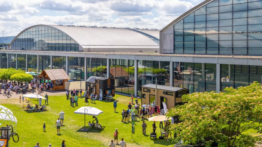 Die NEW HOUSING der Messe Karlsruhe, Europas wichtigste Veranstaltung für kleines Wohnen, findet vom 26. bis 28. Juni statt / Neu: Erstmals bieten die Veranstalter den Business Day für Investoren an - Bild: presseportal.de