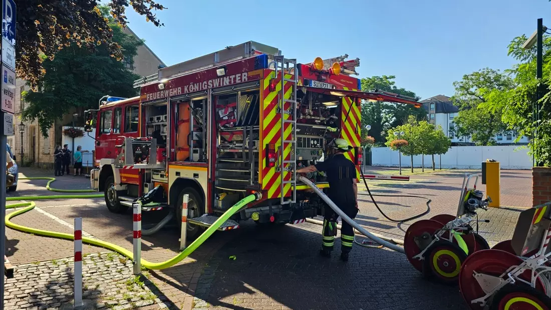 FW Königswinter: Kellerbrand in Königswinterer Altstadt - Bild: presseportal.de
