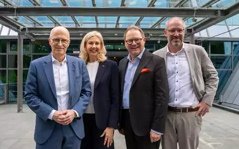 Hamburg zeigt: Die Bauwende gelingt, wenn wir Innovationen konsequent in die Praxis bringen / Zweites Innovations-Forum zu Gast bei VELUX, unter der Schirmherrschaft von Dr. Peter Tschentscher - Foto: presseportal.de