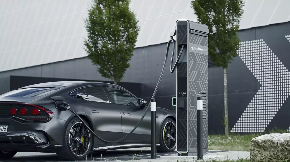 Alpitronic erweitert HYC1000: High Performance Dispenser lädt E-Autos mit bis zu 1 MW - Bild: presseportal.de