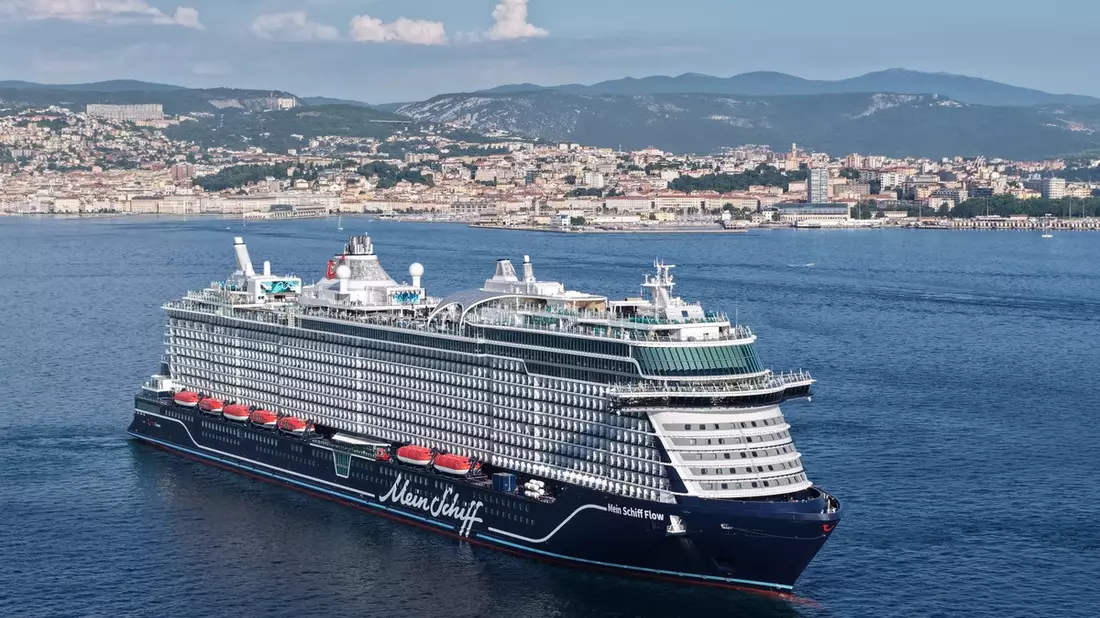 Mein Schiff Flow feierlich getauft: Drei Taufpatinnen, ein Schiff und ein gemeinsamer Flow - Bild: presseportal.de