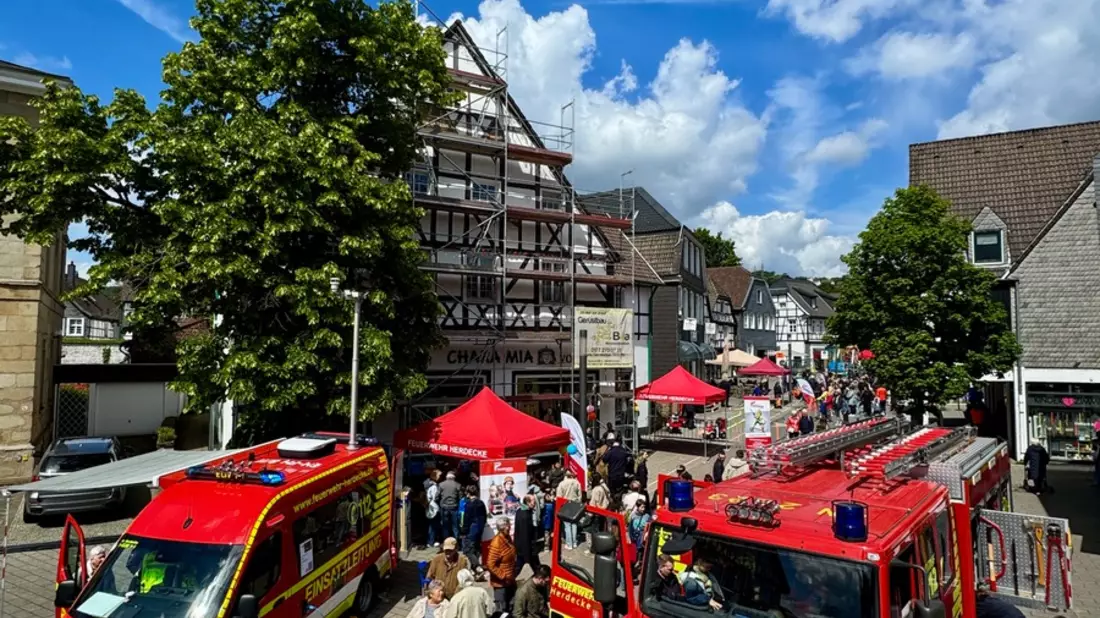 FW-EN: Einladung an die Presse: 150 Jahre Feuerwehr Herdecke - Blaulichttag auf dem Bleichstein am kommenden Samstag - Bild: presseportal.de