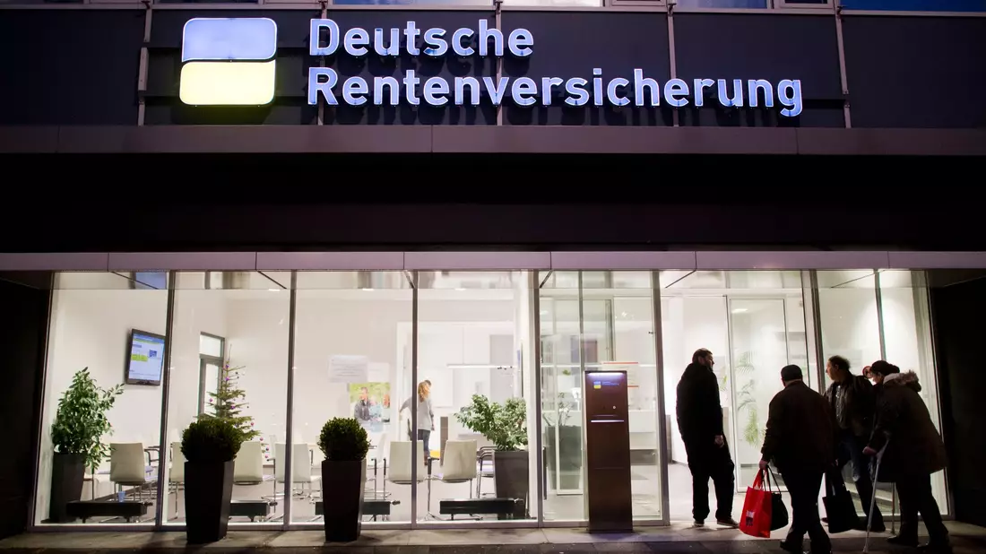 Die Rentenreform soll weitreichende Veränderungen bringen. (Symbolbild) - Bild: Julian Stratenschulte/dpa/dpa-tmn