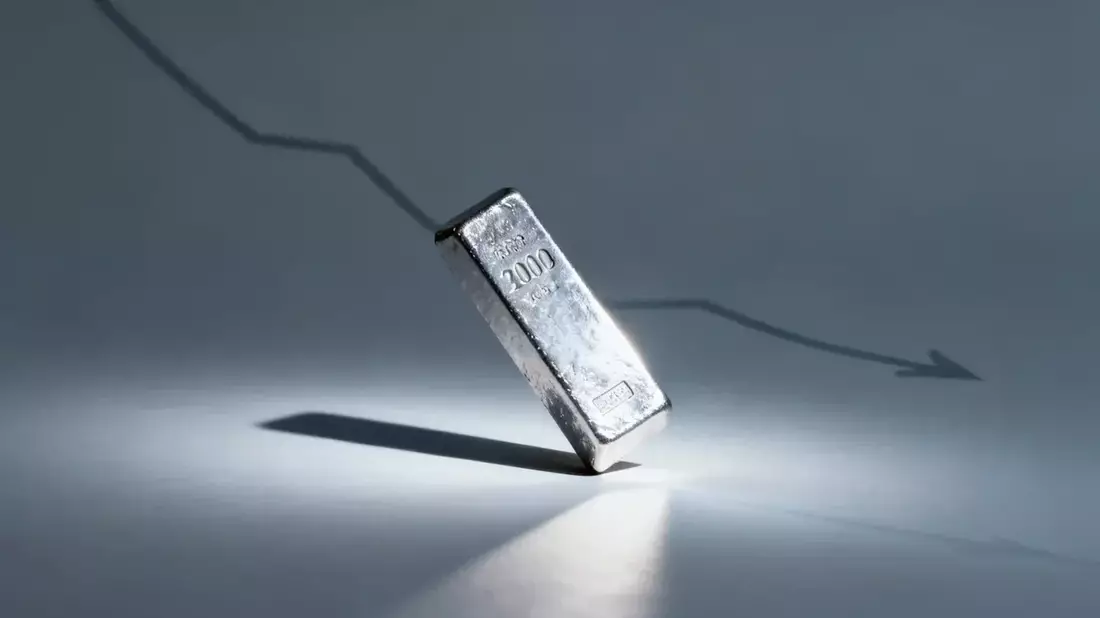 Plata: déficit histórico pero precio a la mitad del récord por la Fed y el dólar