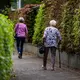 Der «Nachhaltigkeitsfaktor» bewirkt, dass Rentnerinnen und Rentner mit etwas weniger Rentenanstieg rechnen können. (Archivbild) - Bild: Lars Berg/dpa