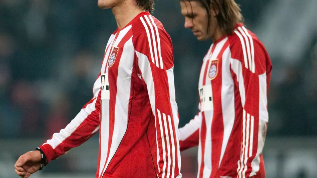 Die ehemaligen Bayern-Spieler Mario Gomez (l) und Martín Demichelis werden sich wohl bald im RB-Kosmos wiedersehen. (Archivbild) - Bild: picture alliance / dpa