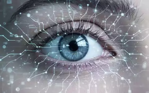 Nahaufnahme eines menschlichen Auges mit subtilen digitalen Überlagerungen, die neuronale Netze und Datenpunkte darstellen. - Foto: über boerse-global.de