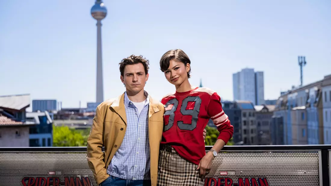 Tom Holland und Zendaya kamen für ein Fanevent nach Berlin. - Bild: Christoph Soeder/dpa