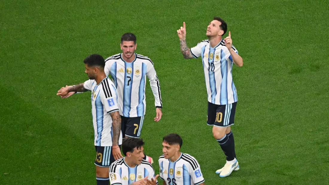 Lionel Messi ist jetzt alleiniger WM-Rekordtorschütze. - Bild: Jessica Tobias/AP/dpa