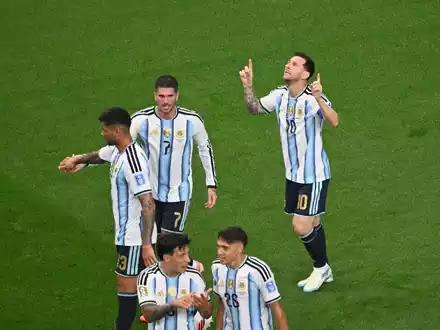 Lionel Messi ist jetzt alleiniger WM-Rekordtorschütze. - Foto: Jessica Tobias/AP/dpa
