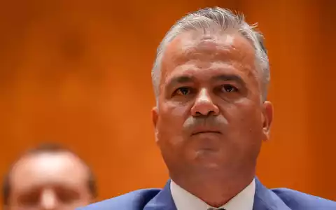 Der Kandidat für das Amt des Ministerpräsidenten Rumäniens, Adrian Vestea, wurde vom Parlament abgelehnt. - Foto: Vadim Ghirda/AP/dpa