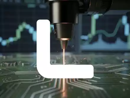 Ein Laserstrahl schneidet präzise eine Leiterplatte, im Hintergrund verschwommene Börsencharts, die Technologie und Finanzen verbinden. - Foto: über boerse-global.de