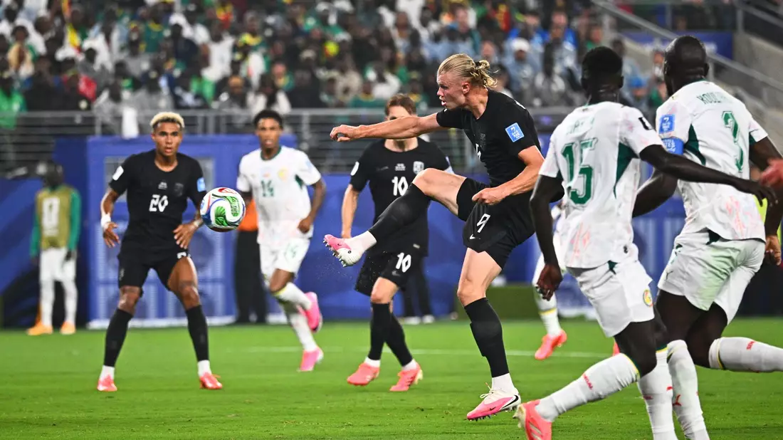 Technisch anspruchsvoll: Haalands Tor zum 3:1. - Bild: Tom Weller/dpa