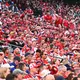 Die norwegischen Fans zeigen ihre Ruder-Choreografie. - Bild: Tom Weller/dpa