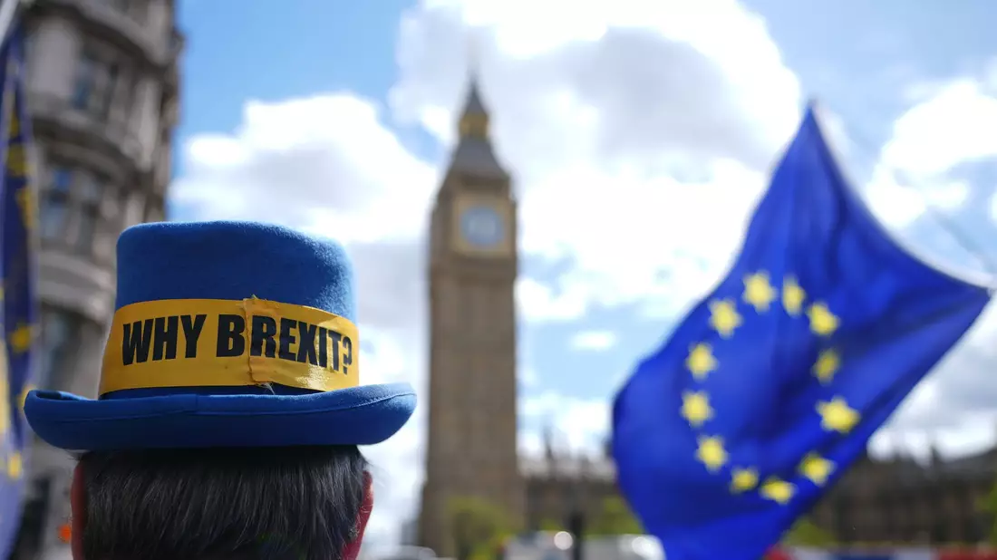 Der Brexit hat die britische Wählerschaft tief gespalten in Leaver und Remainer. (Archivfoto) - Bild: Kirsty Wigglesworth/AP/dpa