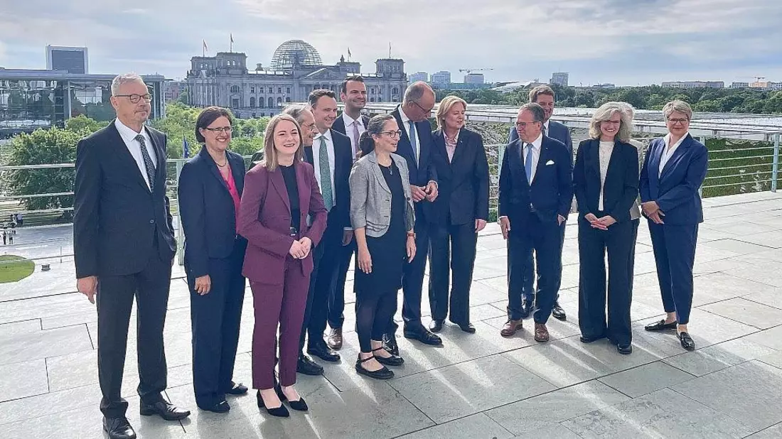 Bericht der Rentenkommission an Merz und Bas übergeben