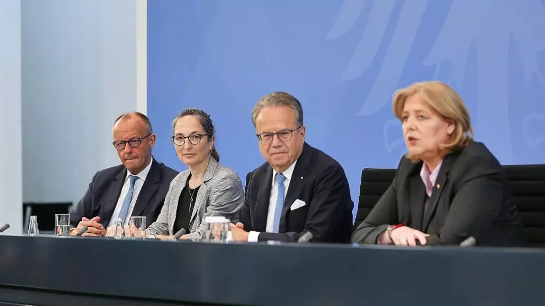 Merz will Empfehlungen der Rentenkommission komplett umsetzen