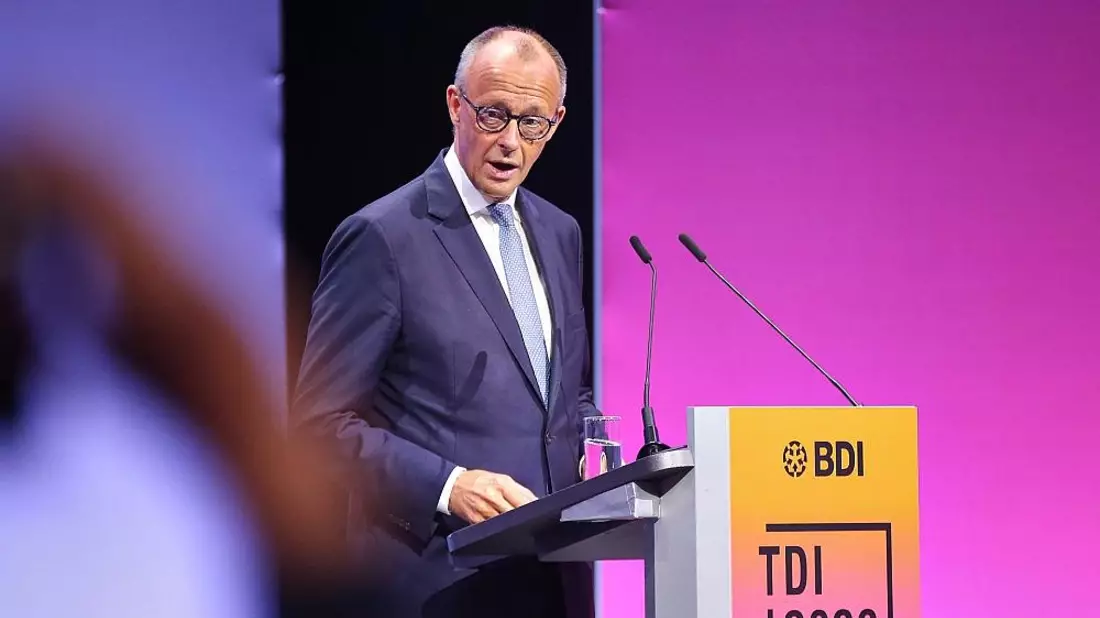 Merz erwartet anhaltend schwieriges globales Umfeld