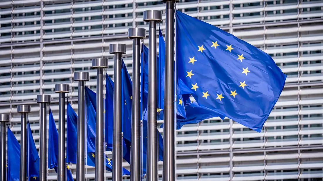 Die EU-Kommission genehmigt die staatliche Hilfe. (Symbolbild) - Bild: Michael Kappeler/dpa