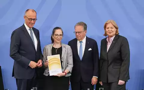Übergabe des Berichts der Rentenkommission am 23.06.2026 - Foto: via dts Nachrichtenagentur