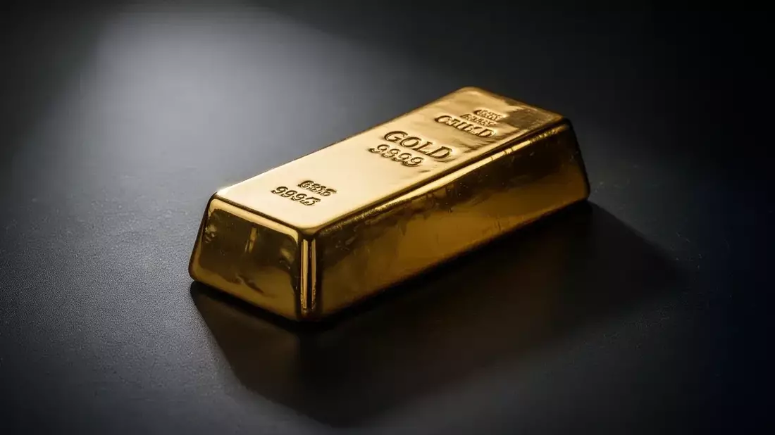Gold Drops to $4,123 Amid Hawkish Fed, Strong Dollar, and Geopolitical Shifts