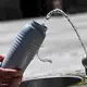 Trinkwasser steht derzeit hoch im Kurs. - Bild: Jens Kalaene/dpa
