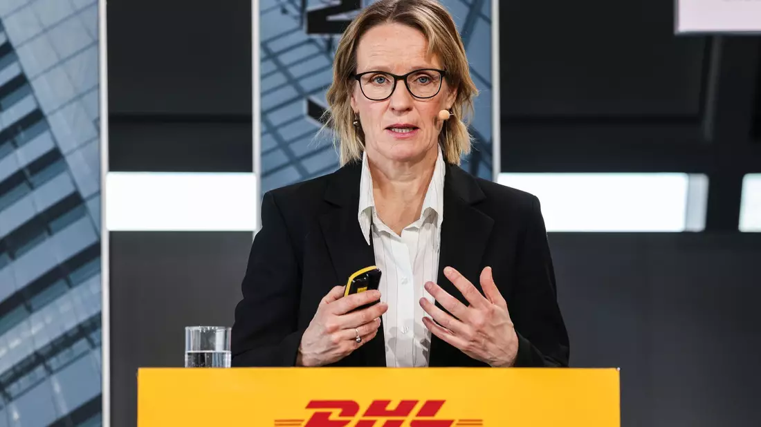 Melanie Kreis bei der DHL-Bilanzpressekonferenz 2025. - Bild: Oliver Berg/dpa