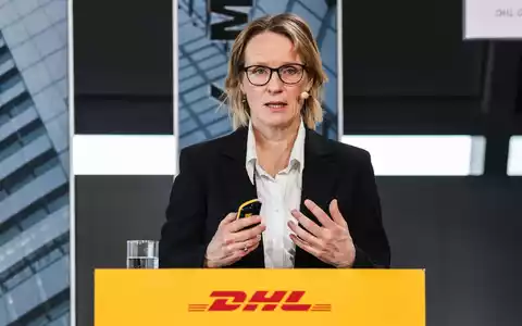 Melanie Kreis bei der DHL-Bilanzpressekonferenz 2025. - Foto: Oliver Berg/dpa
