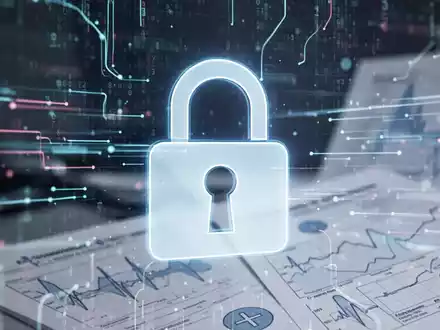 A digital padlock icon overlays blurred medical data and charts, symbolizing a healthcare data breach. - Foto: über boerse-global.de