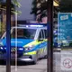 Ein Mann hat sich im Rathaus von Lengerich bei Münster mit einer brennbaren Flüssigkeit übergossen. - Bild: David Ebener/dpa