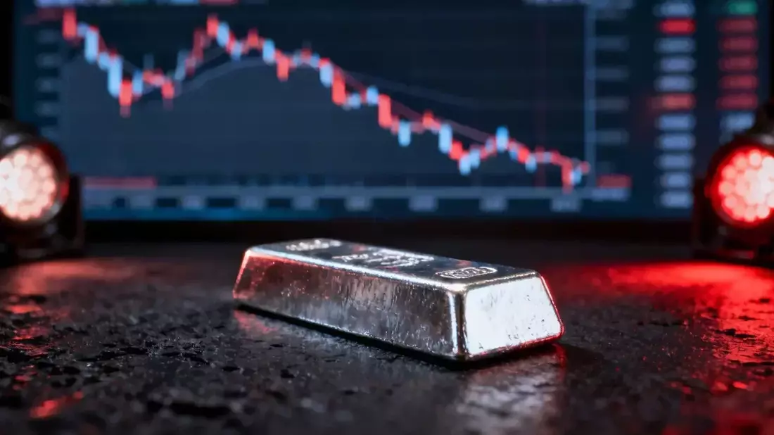 Silver Tumbles 4% Near $60 as Dollar Surge and India Import Collapse Hit Demand